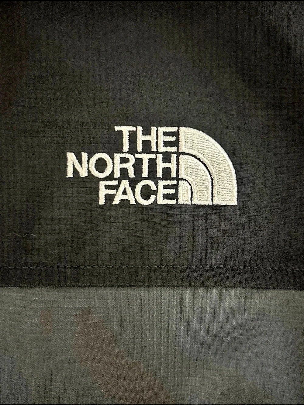 The North Face Castle Rock Men's Color Block Black & Grey Soft Shell Jacket; L